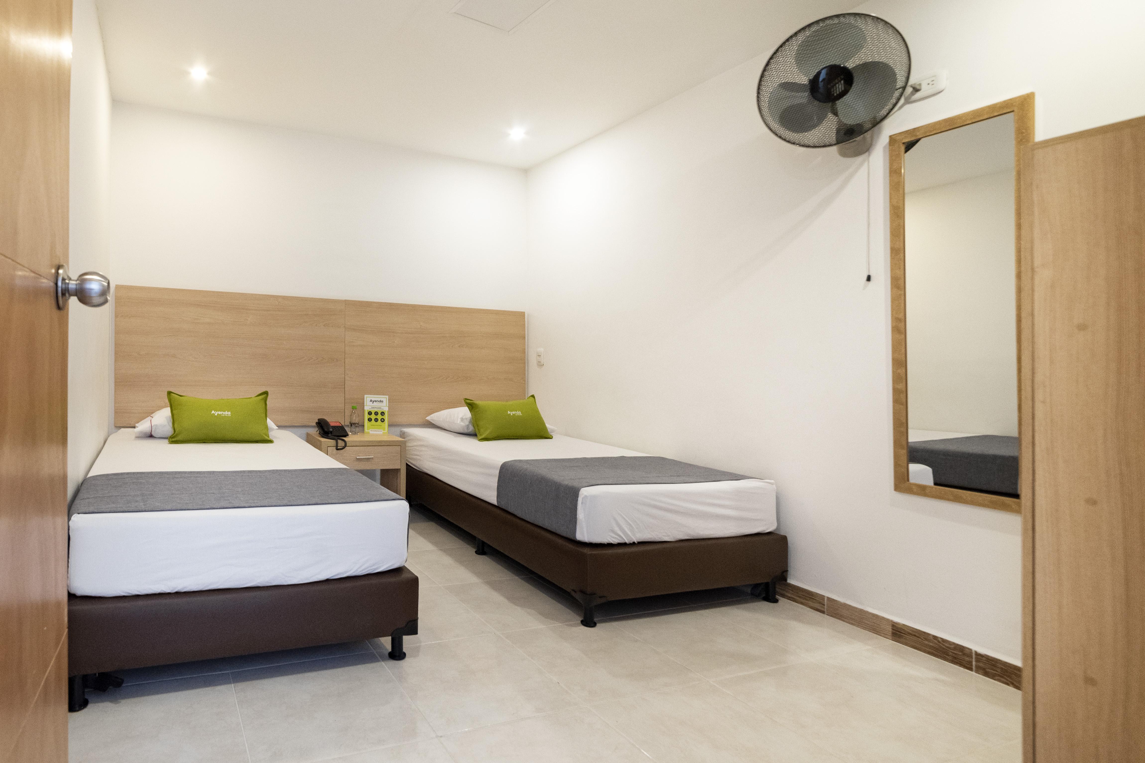 Ayenda 1238 Nuevo Colombia Hotel Medellin Ngoại thất bức ảnh