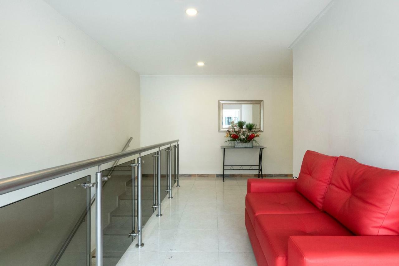 Ayenda 1238 Nuevo Colombia Hotel Medellin Ngoại thất bức ảnh