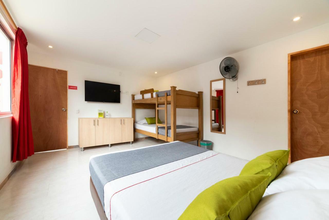 Ayenda 1238 Nuevo Colombia Hotel Medellin Ngoại thất bức ảnh
